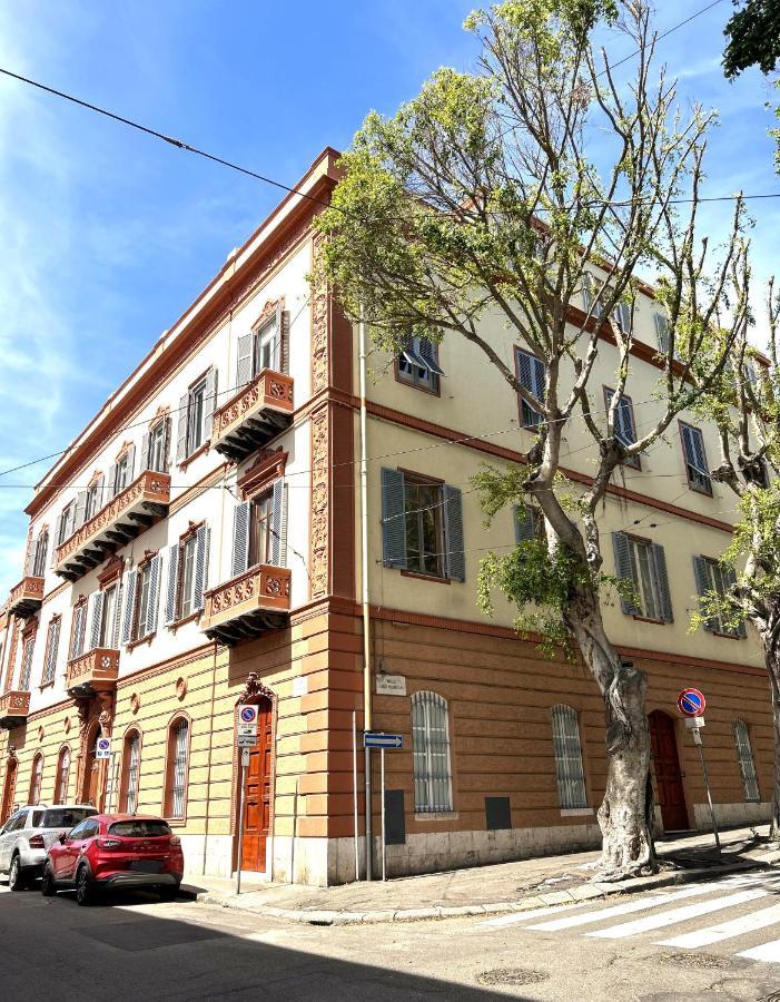 Massimo Boutique Apartment Кальярі Екстер'єр фото